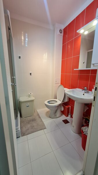 Titan, Palladium Residence, proprietar,